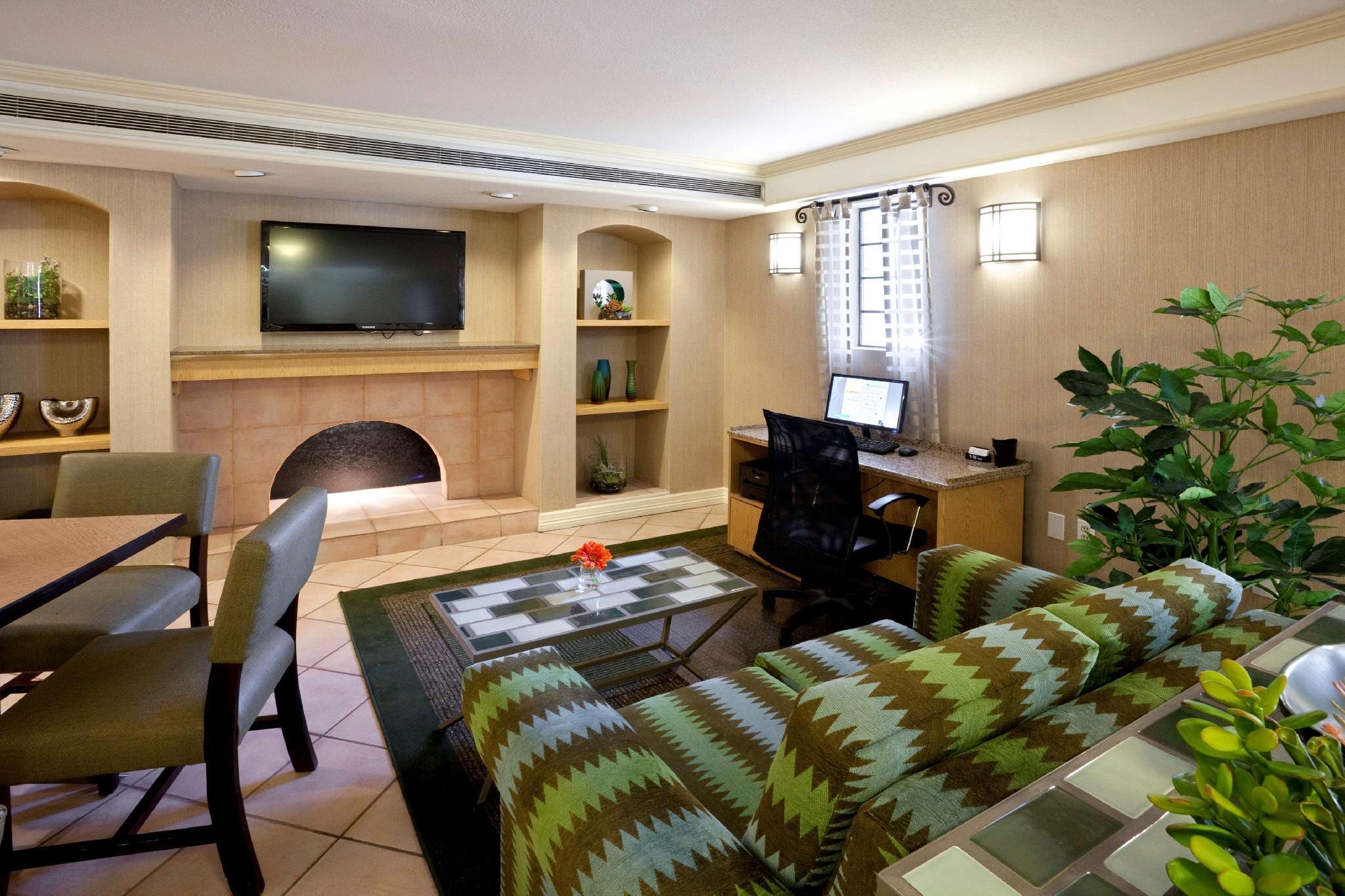 La Quinta Inn By Wyndham Phoenix Sky Harbor Airport Tempe Dış mekan fotoğraf