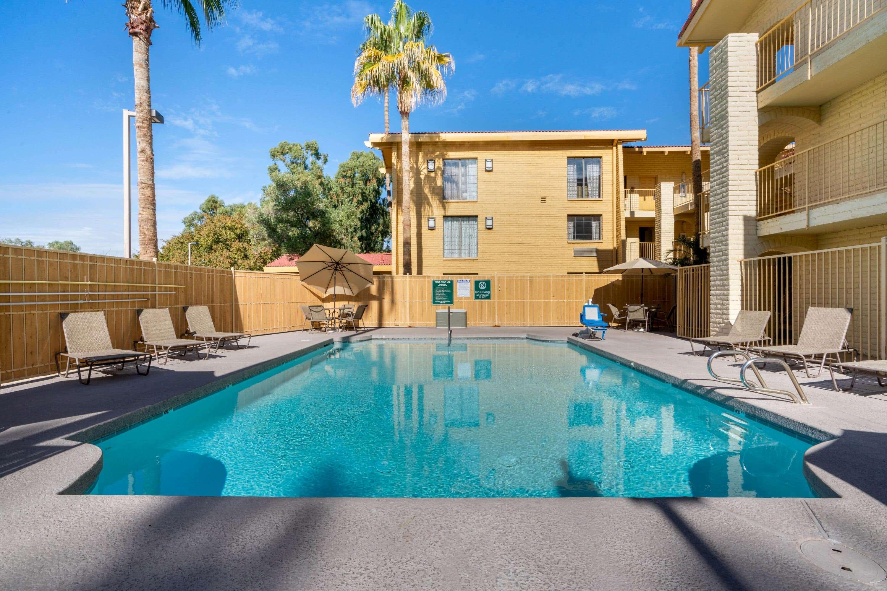 La Quinta Inn By Wyndham Phoenix Sky Harbor Airport Tempe Dış mekan fotoğraf