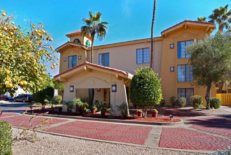 La Quinta Inn By Wyndham Phoenix Sky Harbor Airport Tempe Dış mekan fotoğraf