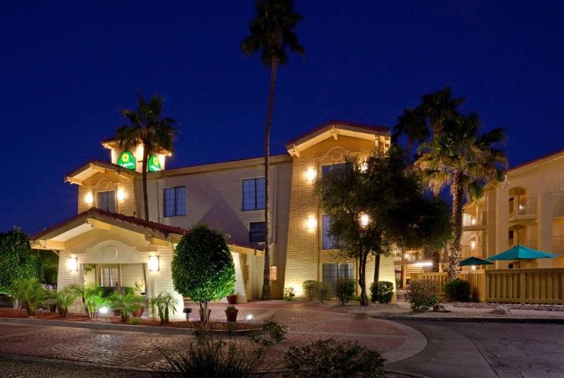 La Quinta Inn By Wyndham Phoenix Sky Harbor Airport Tempe Dış mekan fotoğraf