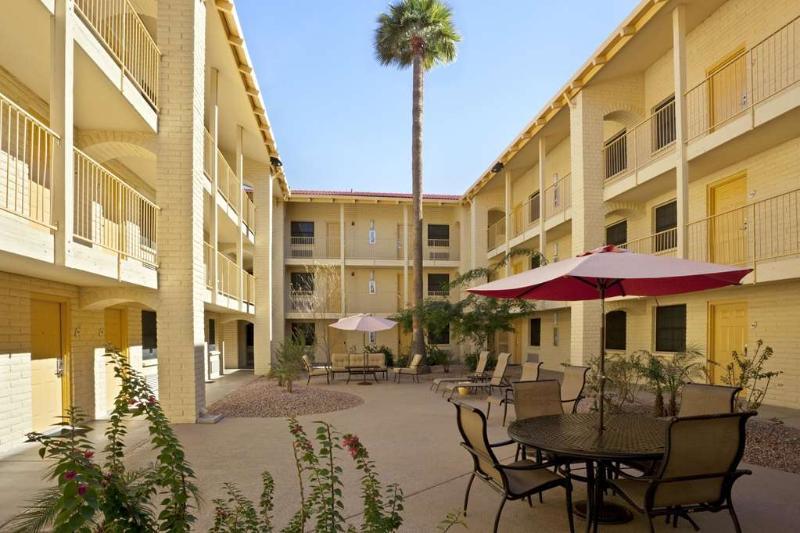 La Quinta Inn By Wyndham Phoenix Sky Harbor Airport Tempe Dış mekan fotoğraf